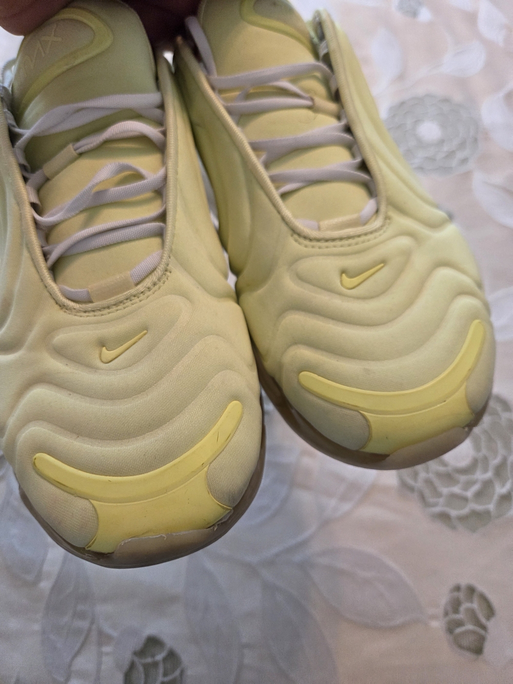 Nike Air Max 720 Light Yellow Sneakers - Picture 6 of 10